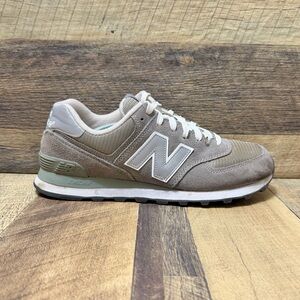 New Balance 574 Classic Gray Athletic Running Sneakers Size 10 Women / 8.5 Men